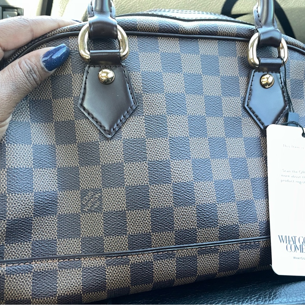 Louis Vuitton Duomo *Authentic* - Picture 5 of 10
